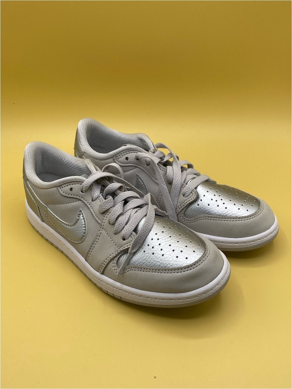 Air Jordan 1 Retro Low OG 'Metallic Silver'